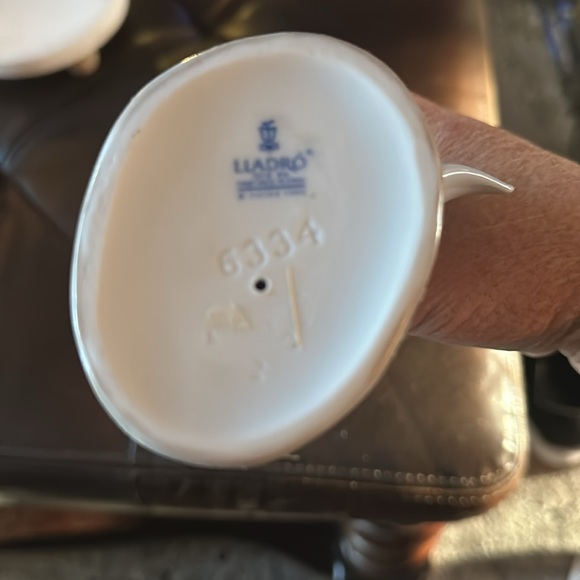 RARE Lladro Little Fireman 06334 w/original box. Mint condition & hard to find! - Picture 10 of 14